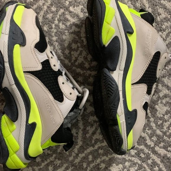 Balenciaga Triple S - Picture 3 of 13